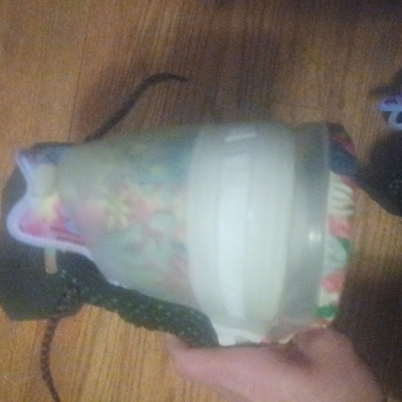 Shoes - Picture 5 of 7